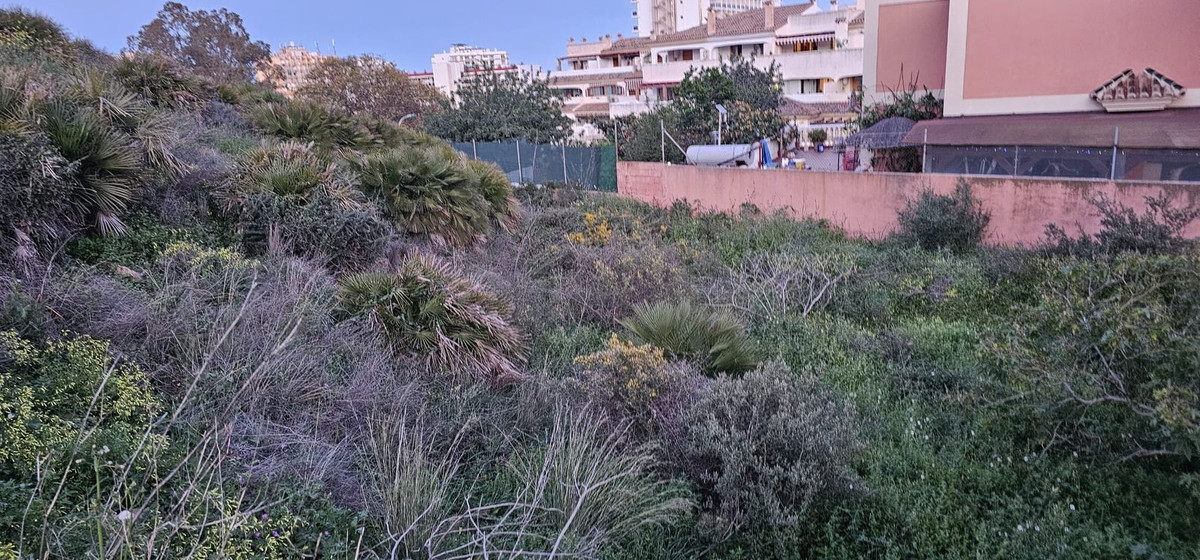 Se vende Terreno Urbano  en Costa Del Sol, Málaga, España