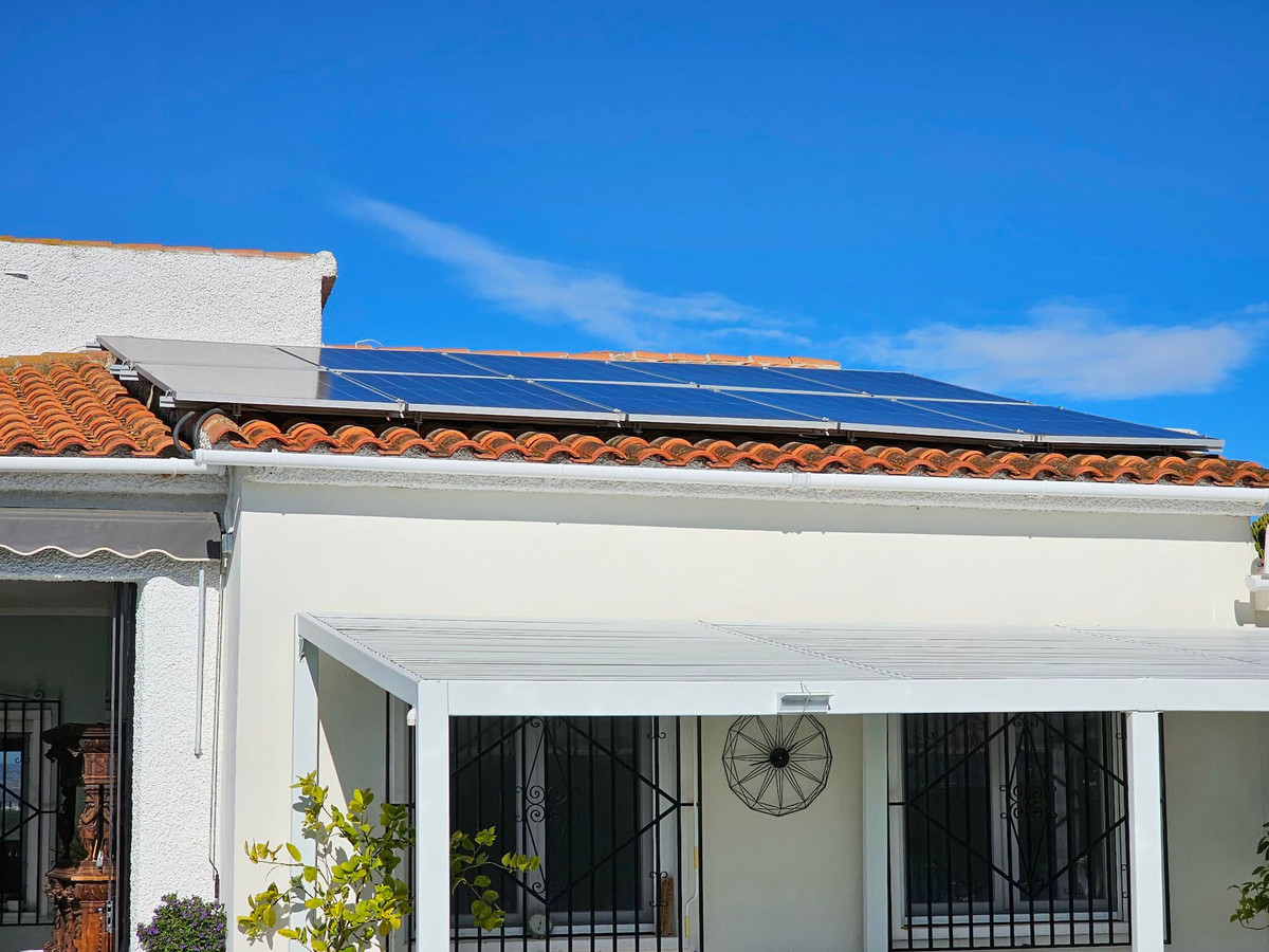 Se vende Villa - Chalet de 4 dormitorios en Costa Blanca, Alicante, España