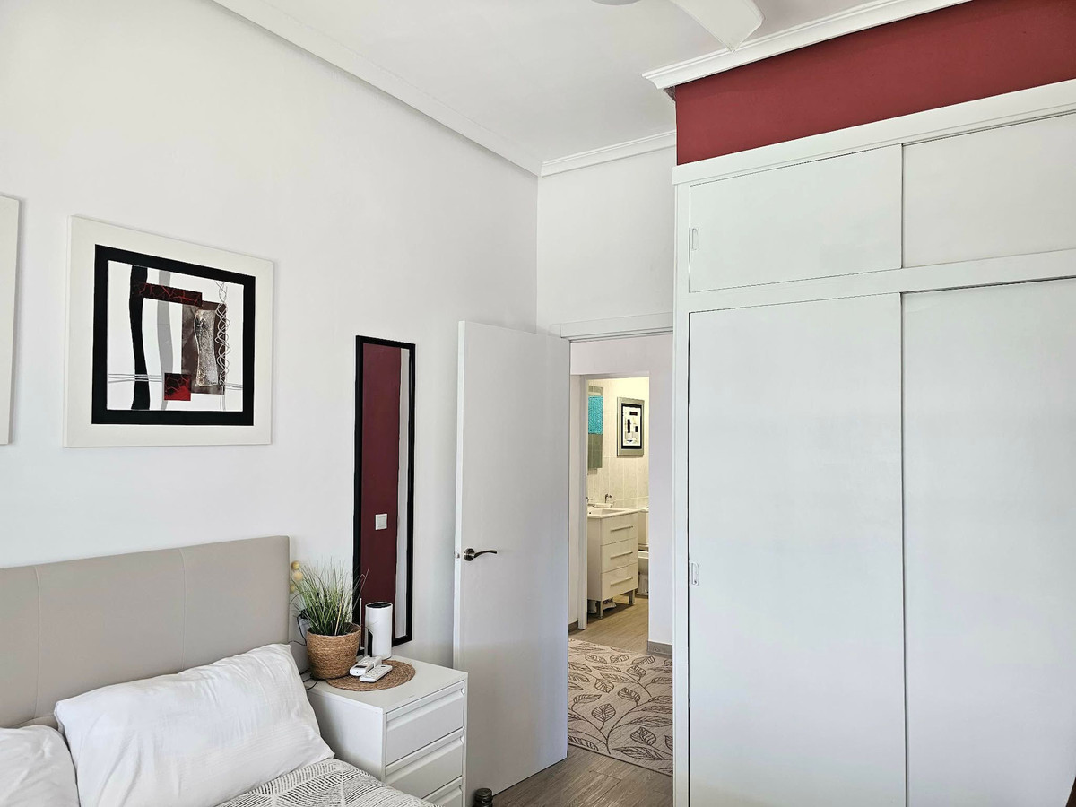 Se vende Villa - Chalet de 4 dormitorios en Costa Blanca, Alicante, España
