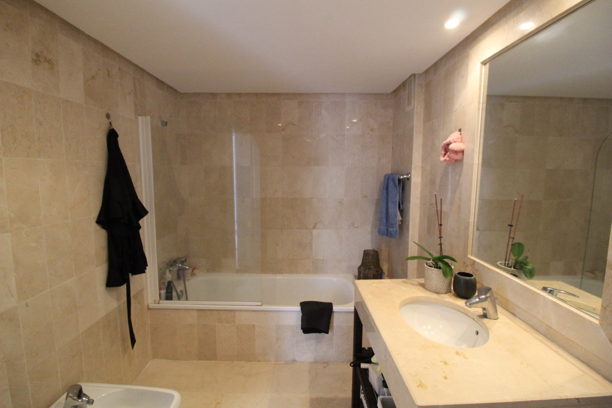 2 Bed Apartment for sale in El Presidente Costa Del Sol, Málaga, Spain