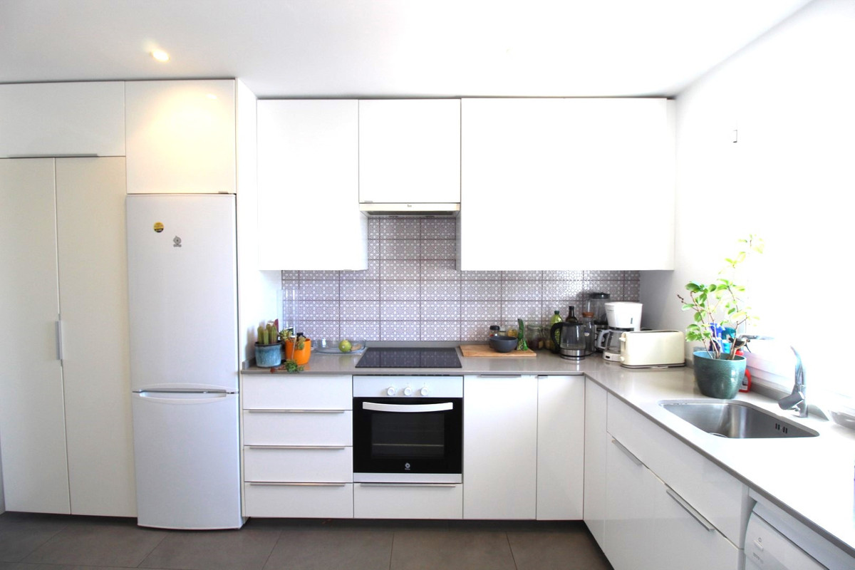 2 Bed Apartment for sale in El Presidente Costa Del Sol, Málaga, Spain
