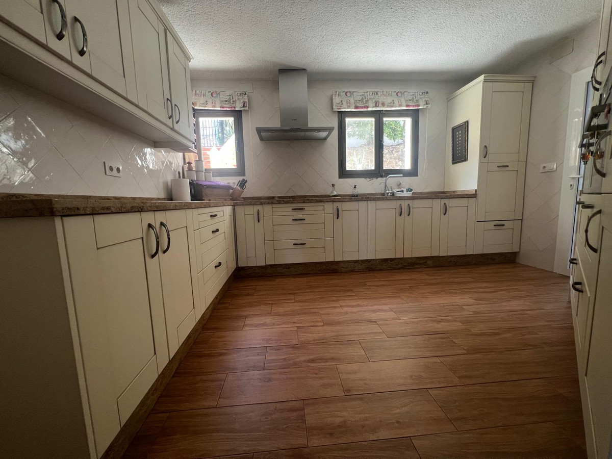 Se vende Villa - Chalet de 5 dormitorios en Costa Blanca, Alicante, España