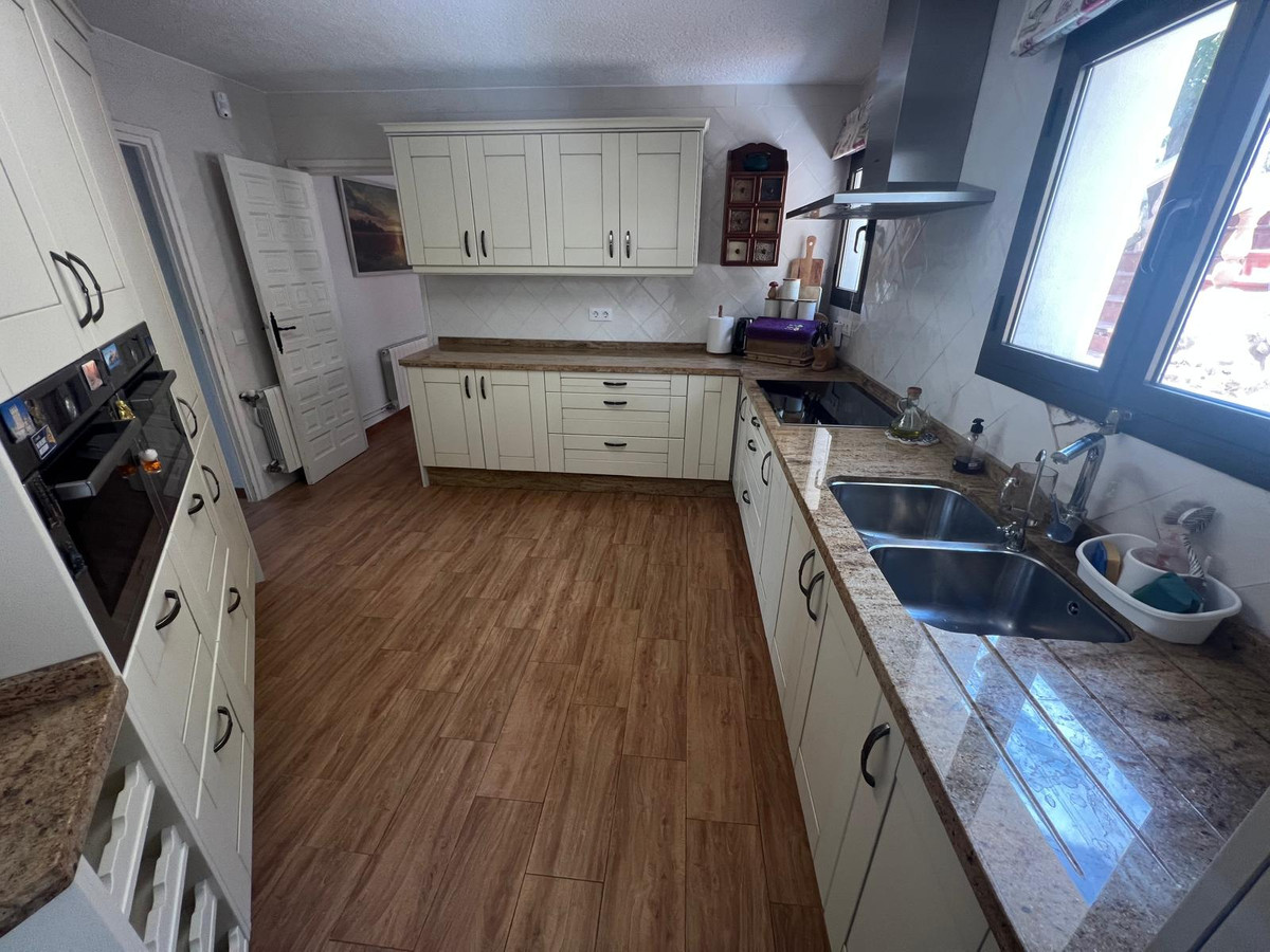 Se vende Villa - Chalet de 5 dormitorios en Costa Blanca, Alicante, España