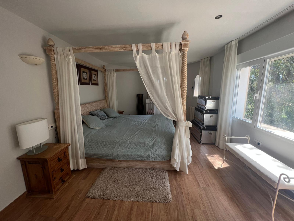 Se vende Villa - Chalet de 5 dormitorios en Costa Blanca, Alicante, España