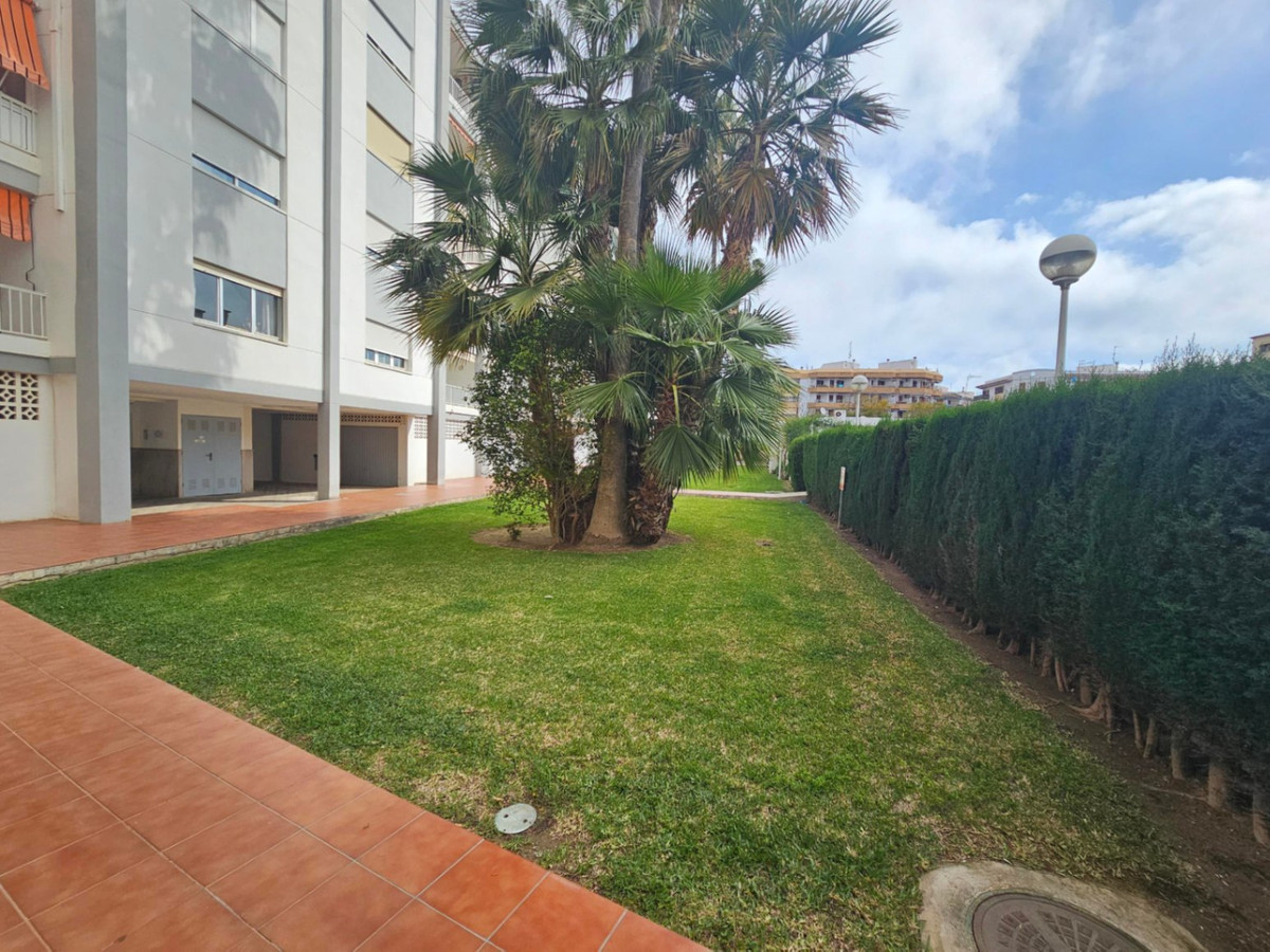 Se vende Apartamento Planta Media de 2 dormitorios en Costa Blanca, Alicante, España