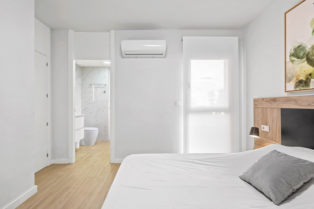 2 Bed Apartment for sale in Villamartin Costa Blanca, Alicante, Spain