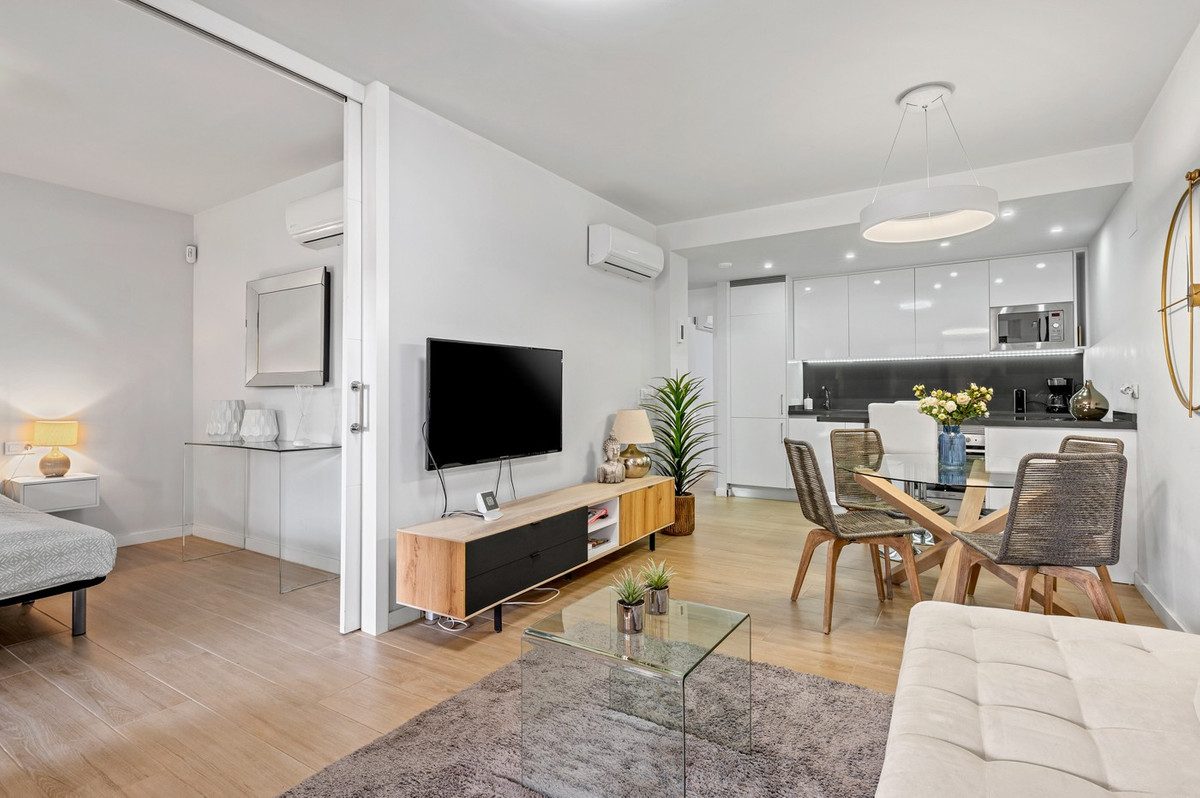 2 Bed Apartment for sale in Villamartin Costa Blanca, Alicante, Spain