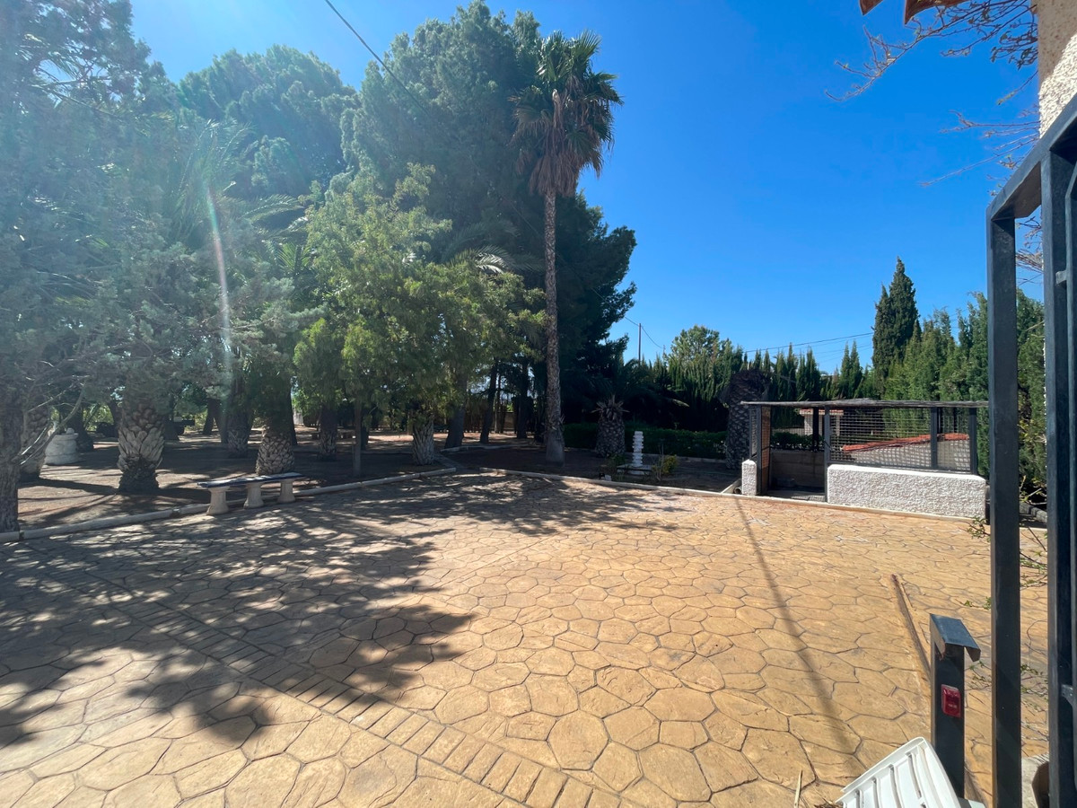 13 Bed Townhouse for sale in Elda Costa Blanca, Alicante, Spain