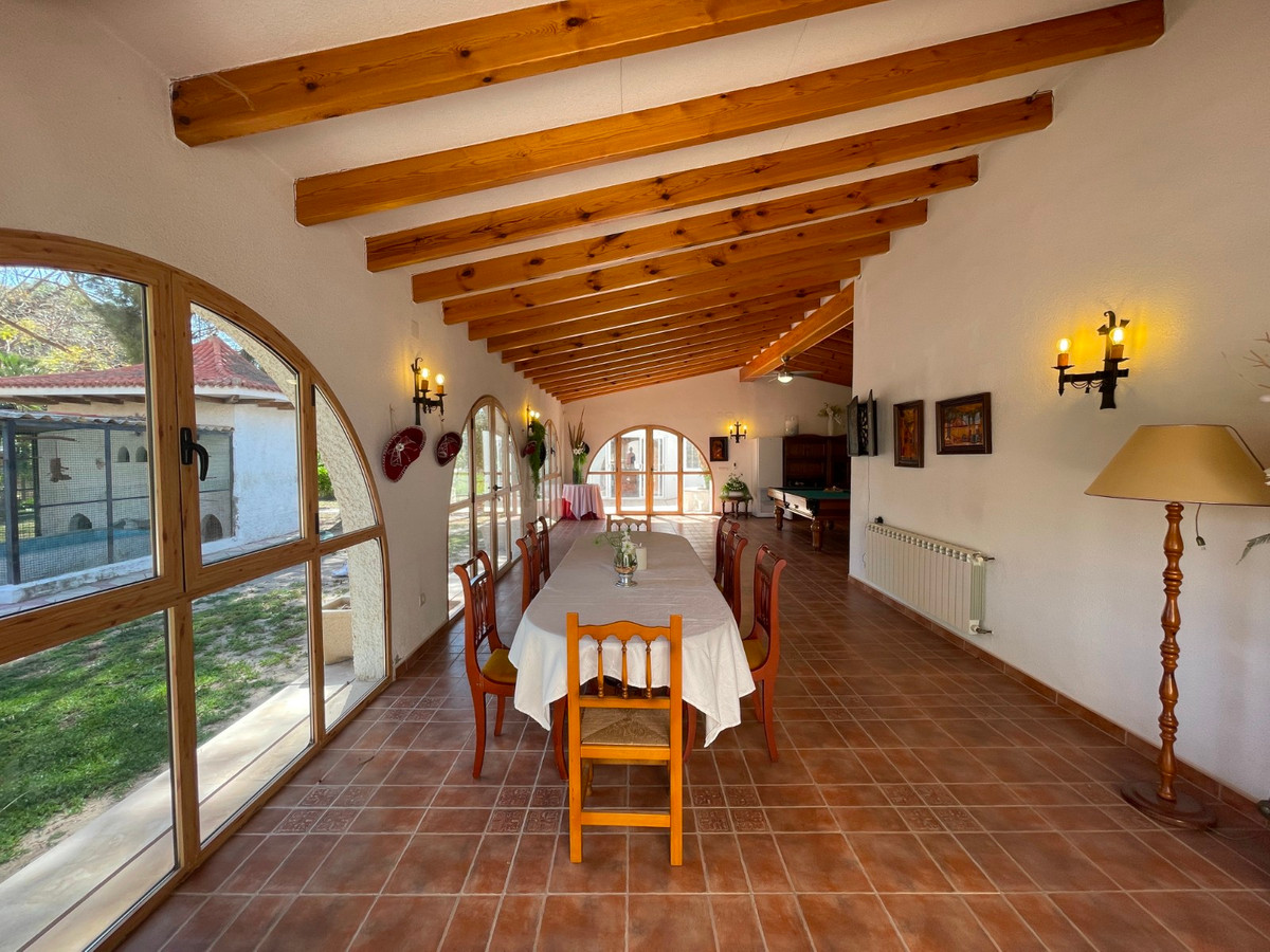 13 Bed Townhouse for sale in Elda Costa Blanca, Alicante, Spain