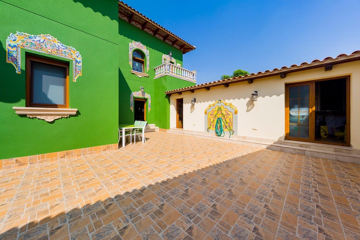 5 Bed Townhouse for sale in Almoradi Costa Blanca, Alicante, Spain