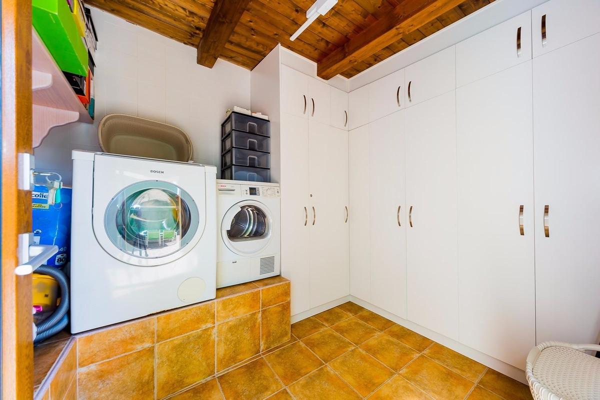 5 Bed Townhouse for sale in Almoradi Costa Blanca, Alicante, Spain
