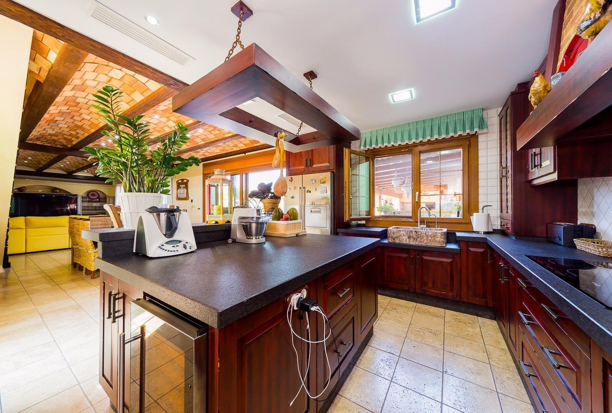 5 Bed Townhouse for sale in Almoradi Costa Blanca, Alicante, Spain