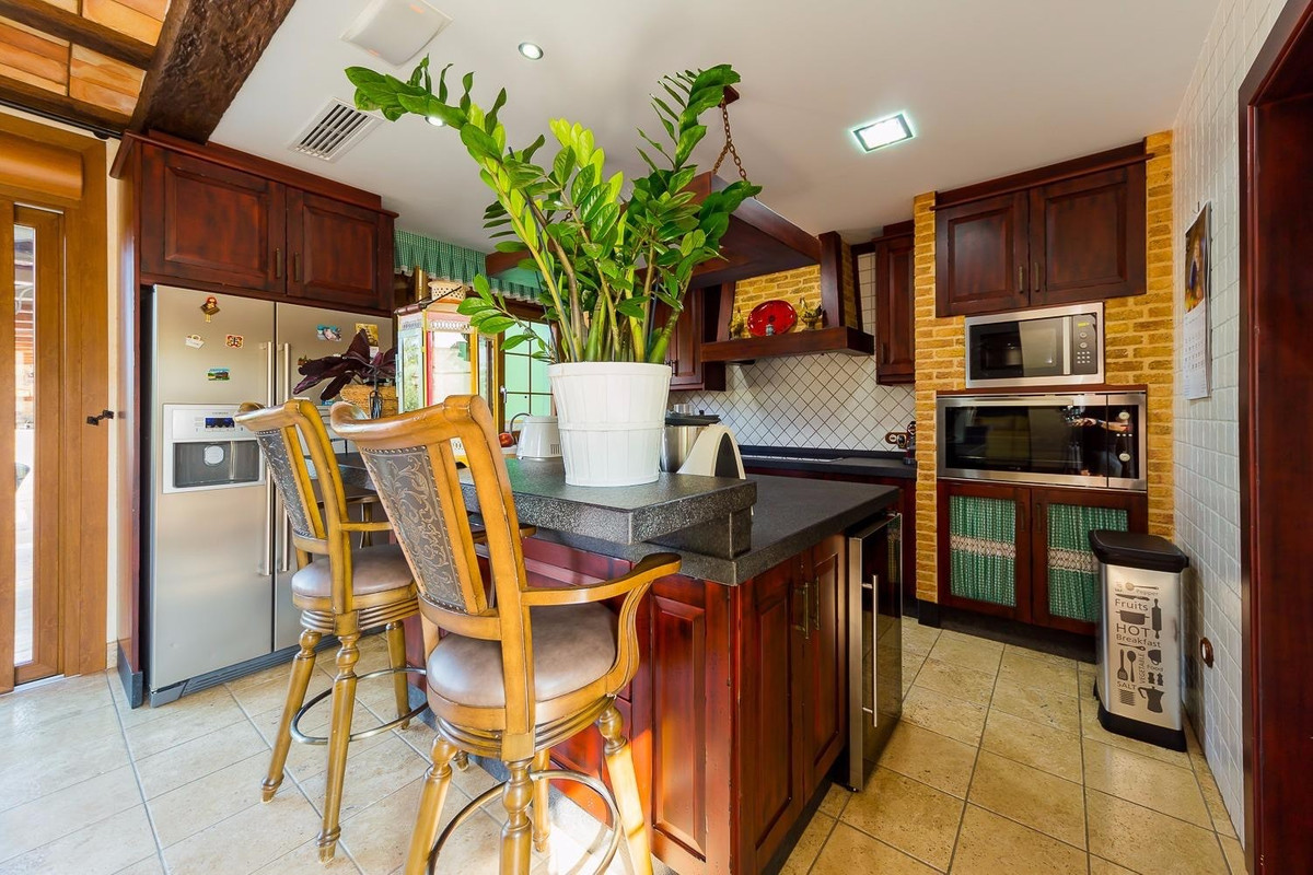 5 Bed Townhouse for sale in Almoradi Costa Blanca, Alicante, Spain