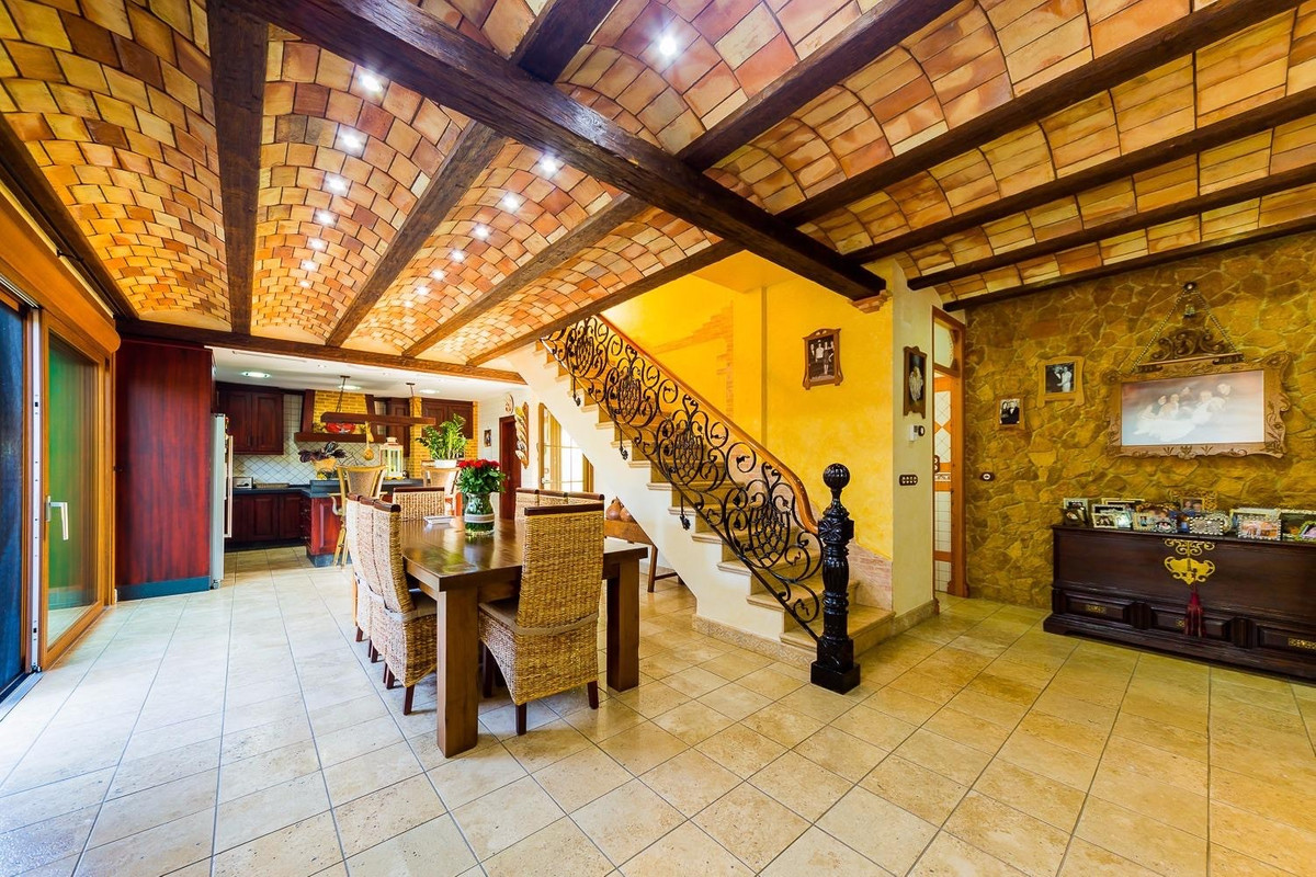 5 Bed Townhouse for sale in Almoradi Costa Blanca, Alicante, Spain