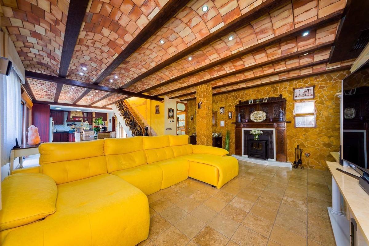 5 Bed Townhouse for sale in Almoradi Costa Blanca, Alicante, Spain