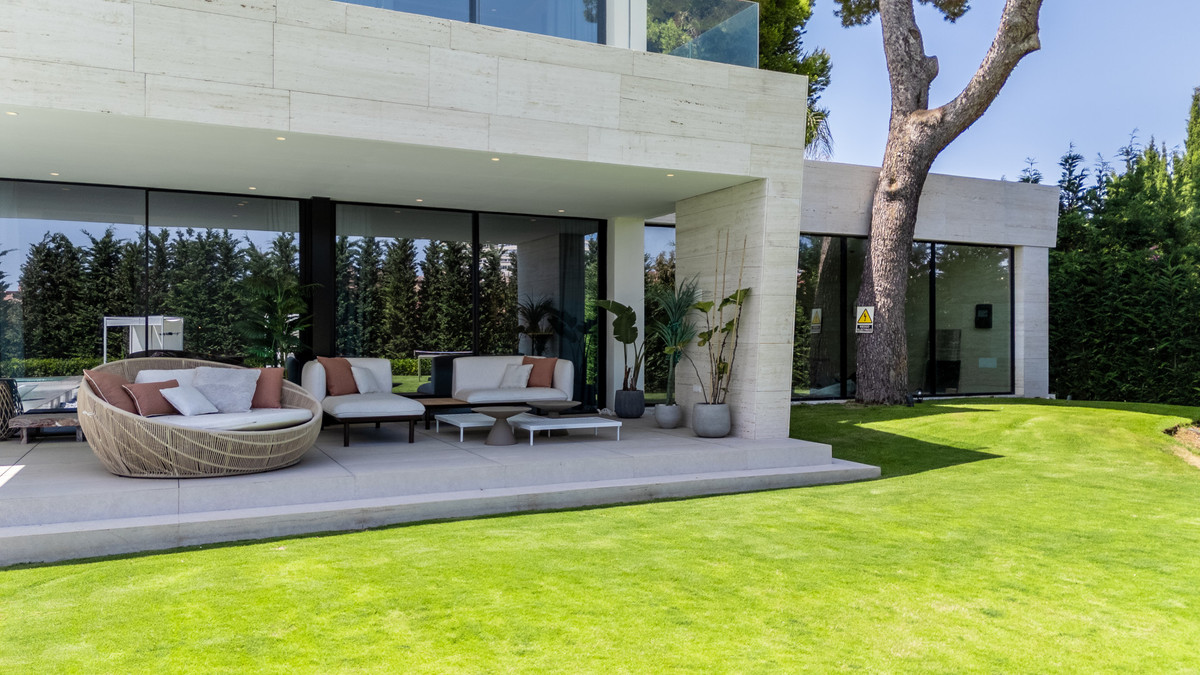 Se vende Villa - Chalet de 6 dormitorios en Costa Del Sol, Málaga, España