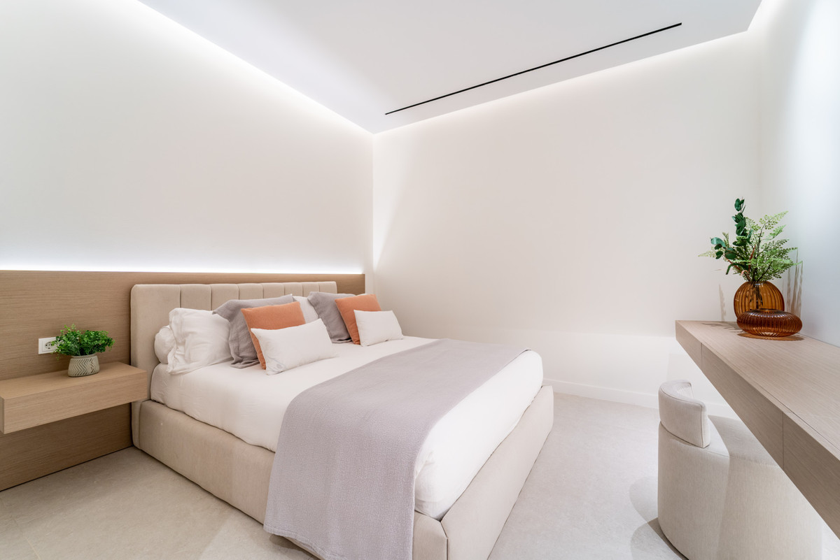 Se vende Villa - Chalet de 6 dormitorios en Costa Del Sol, Málaga, España