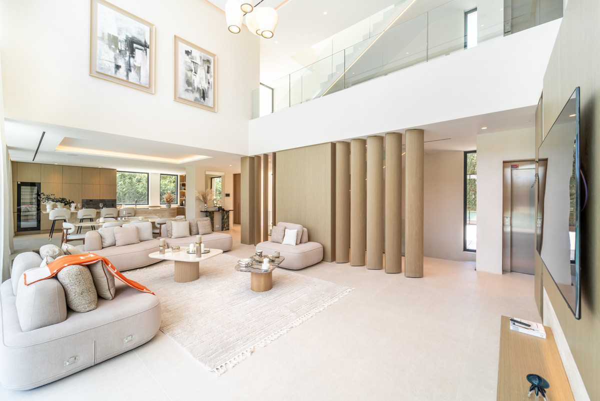 Se vende Villa - Chalet de 6 dormitorios en Costa Del Sol, Málaga, España