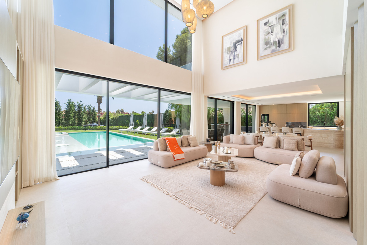 Se vende Villa - Chalet de 6 dormitorios en Costa Del Sol, Málaga, España