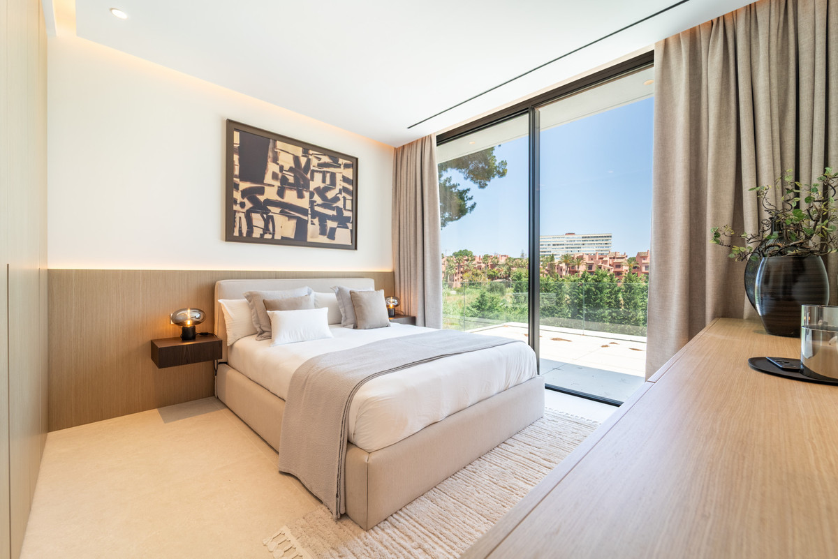 Se vende Villa - Chalet de 6 dormitorios en Costa Del Sol, Málaga, España
