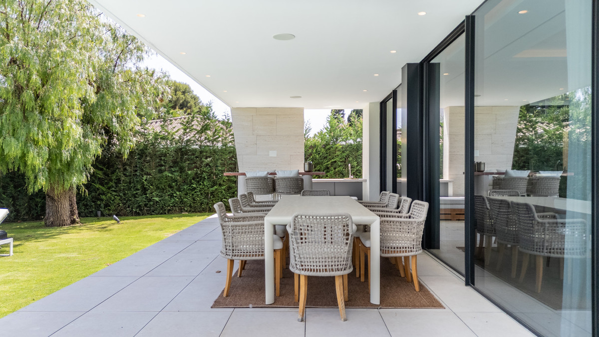 Se vende Villa - Chalet de 6 dormitorios en Costa Del Sol, Málaga, España