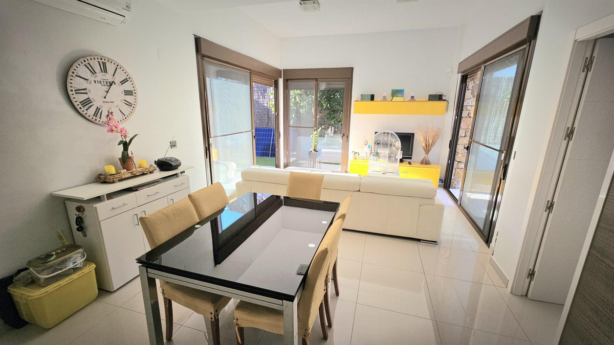 Se vende Villa - Chalet de 2 dormitorios en Costa Blanca, Alicante, España