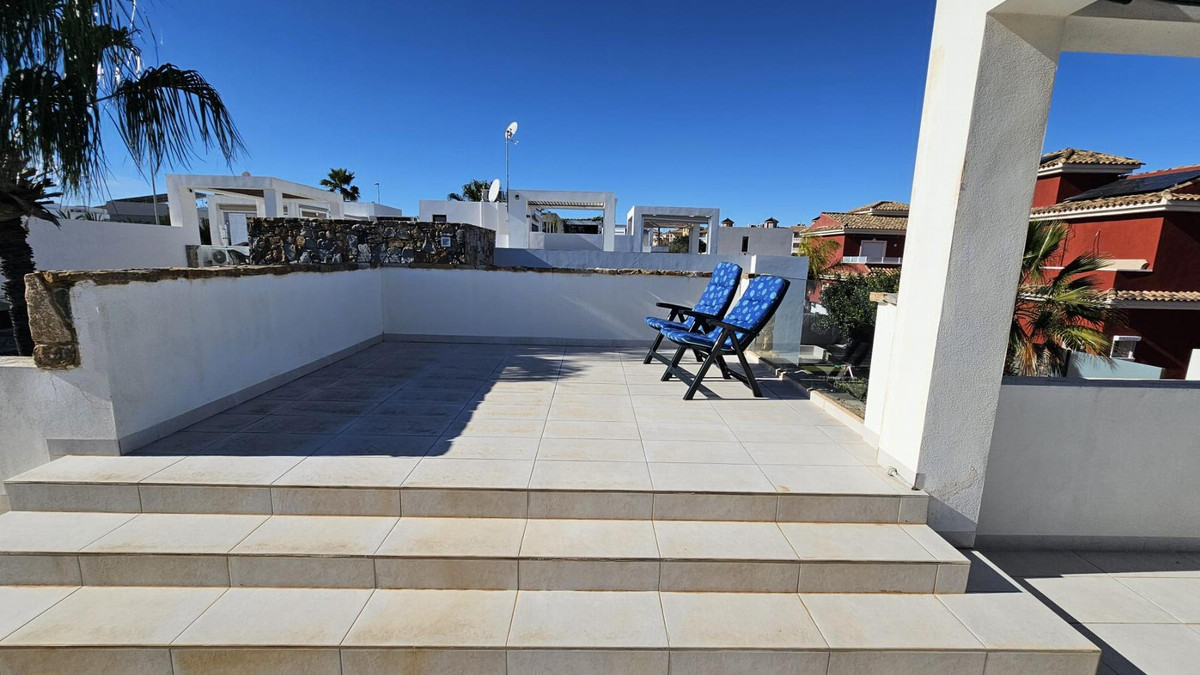 Se vende Villa - Chalet de 2 dormitorios en Costa Blanca, Alicante, España
