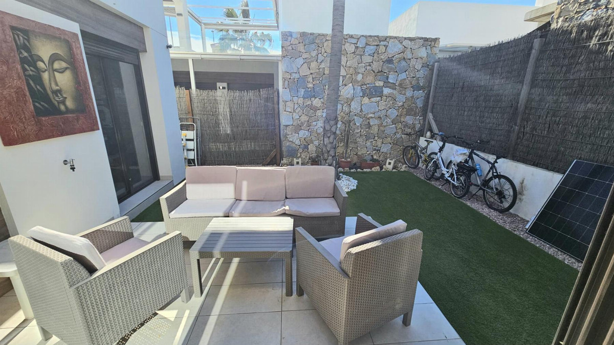 Se vende Villa - Chalet de 2 dormitorios en Costa Blanca, Alicante, España