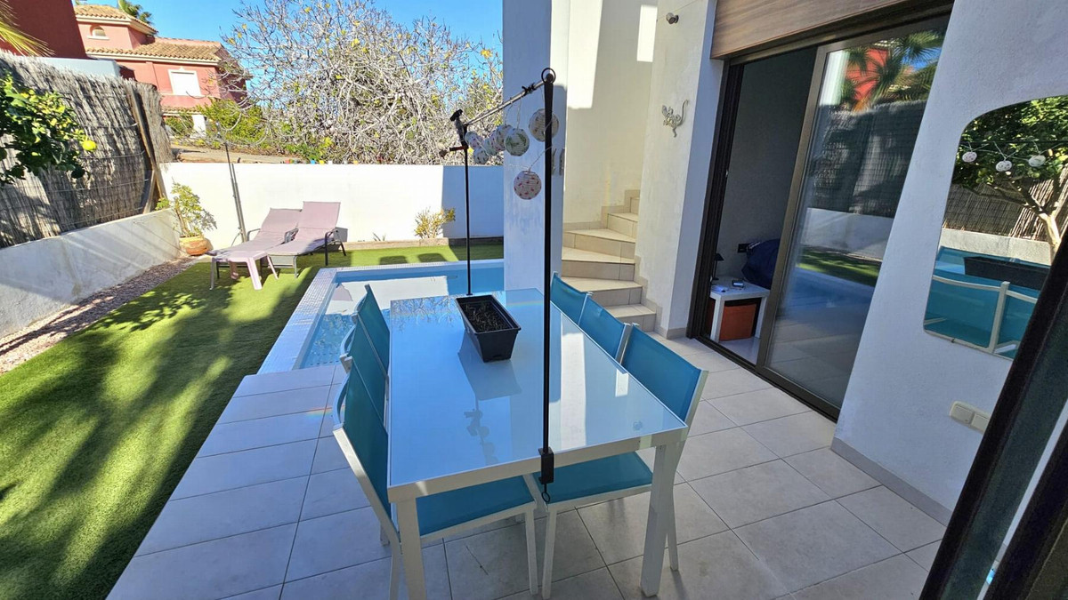 Se vende Villa - Chalet de 2 dormitorios en Costa Blanca, Alicante, España