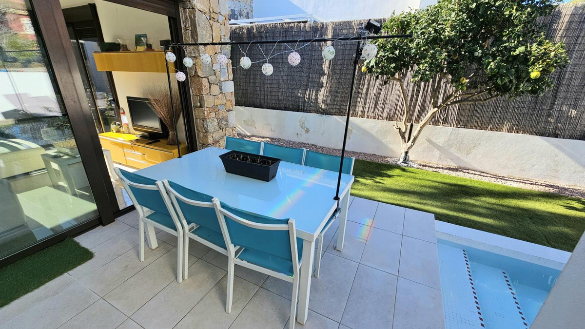 Se vende Villa - Chalet de 2 dormitorios en Costa Blanca, Alicante, España