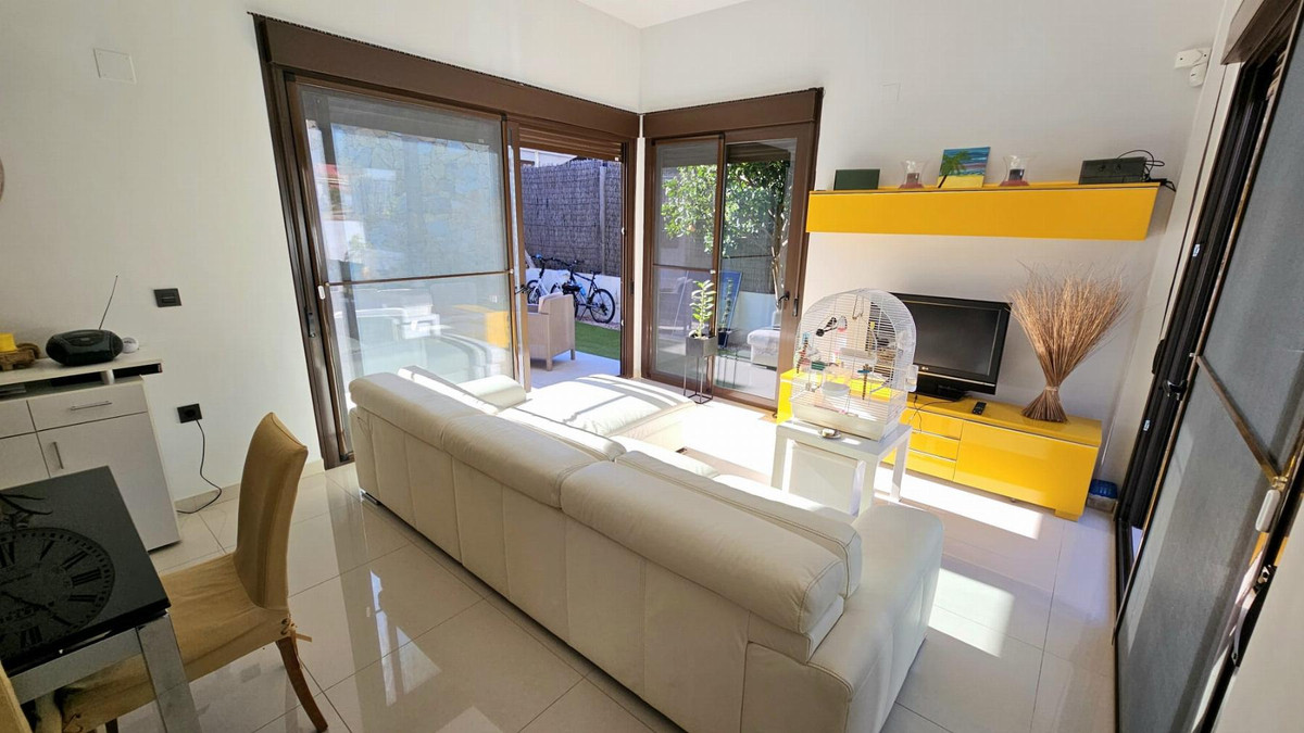 Se vende Villa - Chalet de 2 dormitorios en Costa Blanca, Alicante, España