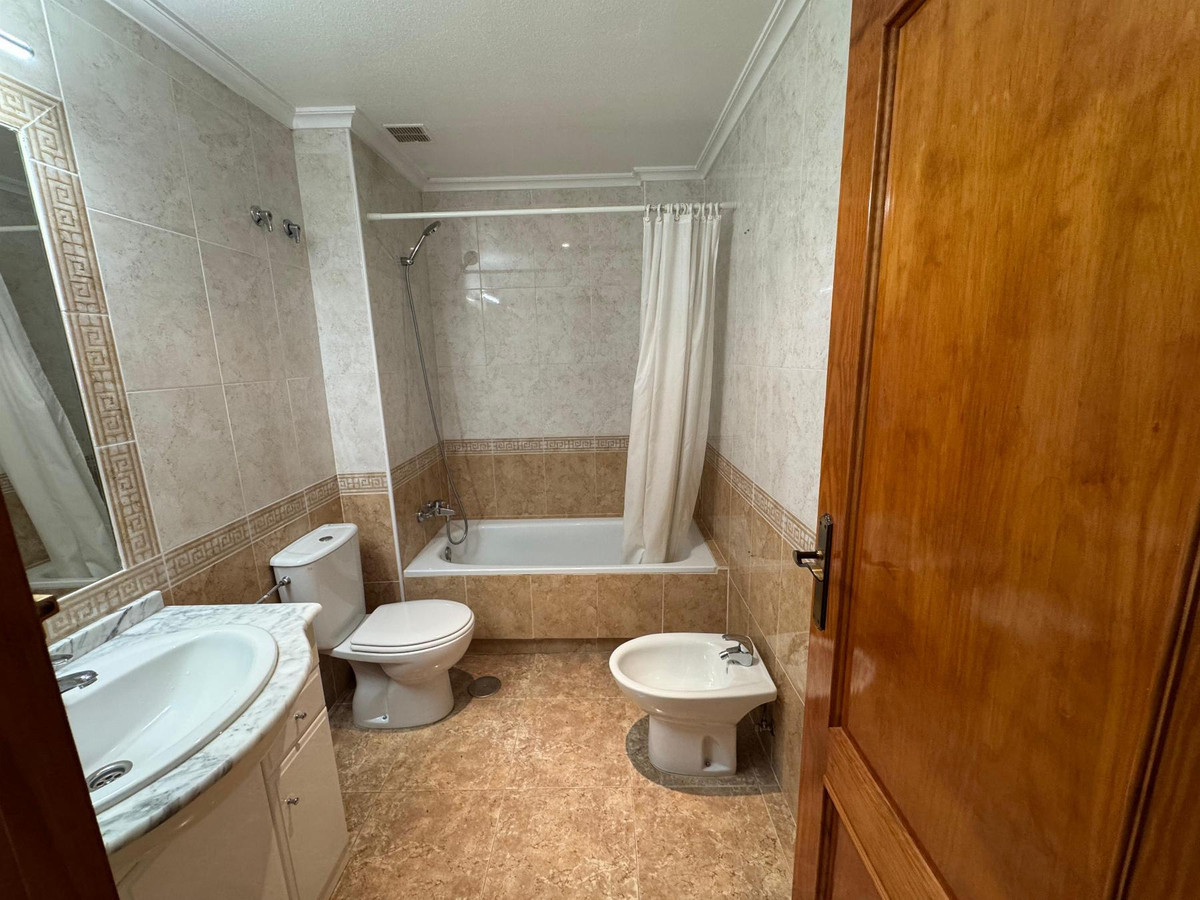 Se vende Apartamento Planta Media de 2 dormitorios en Costa Blanca, Alicante, España