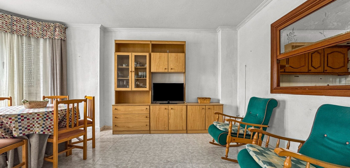 3 Bed Apartment for sale in Playa De Los Locos Costa Blanca, Alicante, Spain