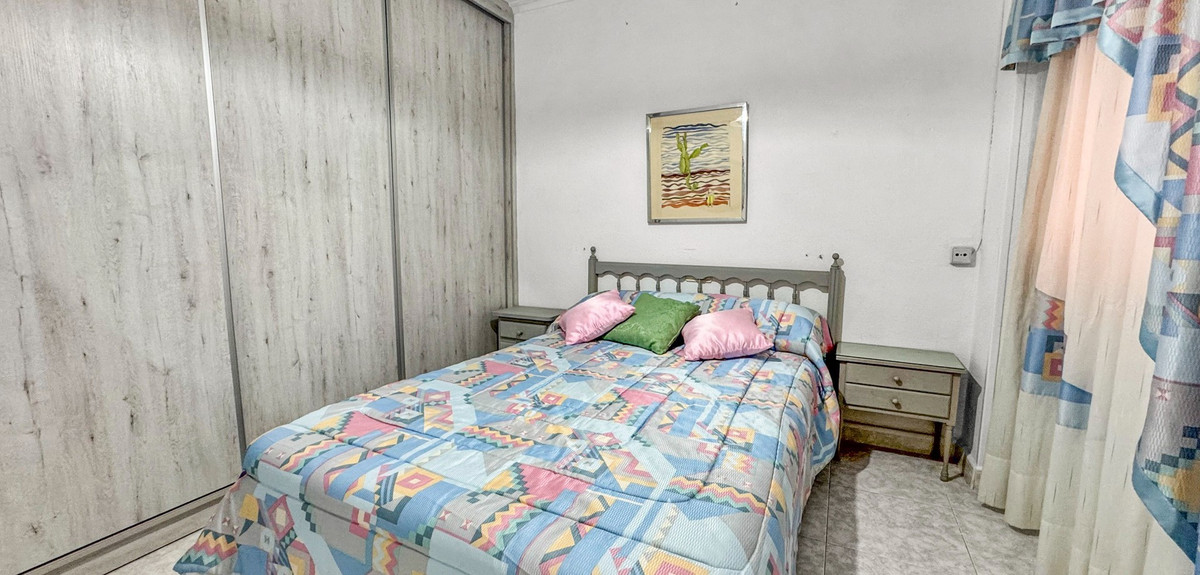 3 Bed Apartment for sale in Playa De Los Locos Costa Blanca, Alicante, Spain