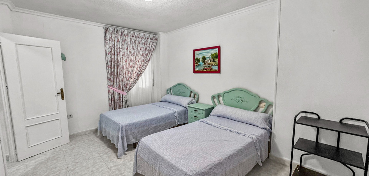 3 Bed Apartment for sale in Playa De Los Locos Costa Blanca, Alicante, Spain