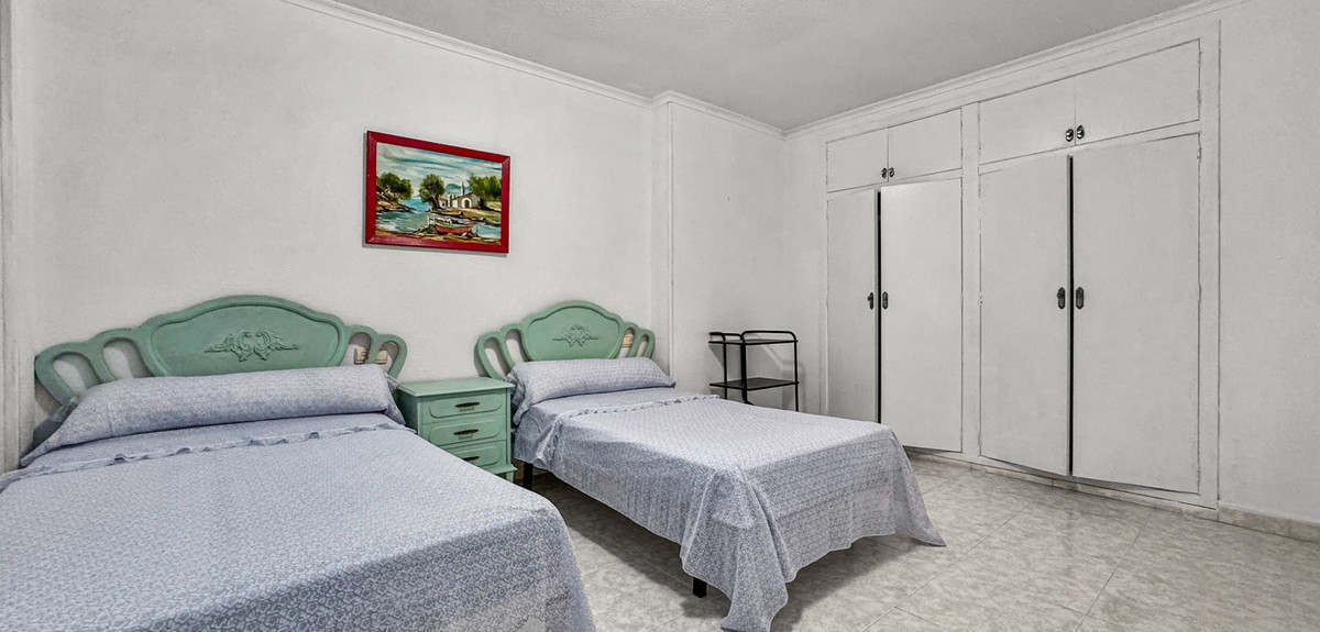 3 Bed Apartment for sale in Playa De Los Locos Costa Blanca, Alicante, Spain