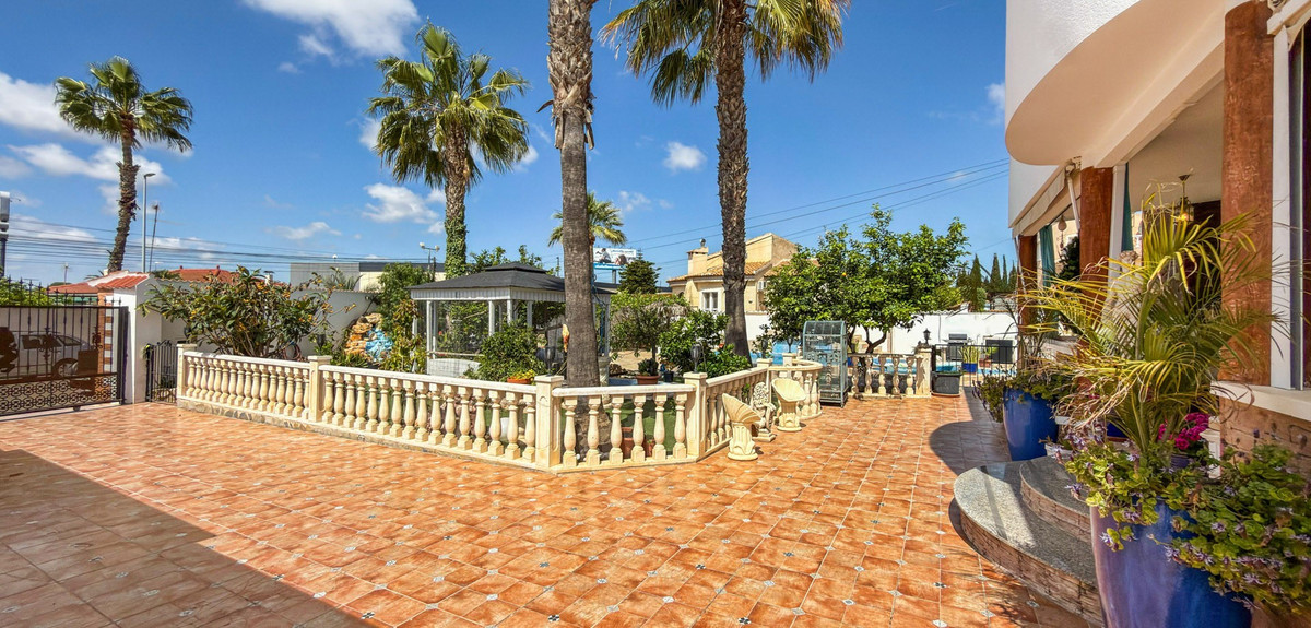 7 Bed Townhouse for sale in Ciudad Quesada Costa Blanca, Alicante, Spain