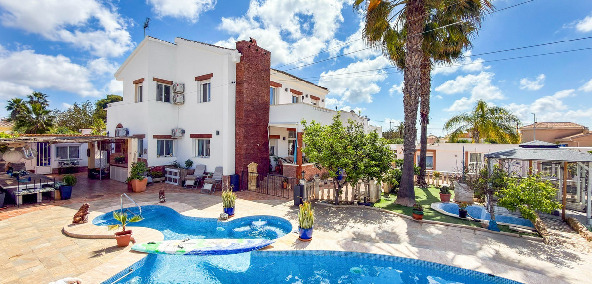 7 Bed Townhouse for sale in Ciudad Quesada Costa Blanca, Alicante, Spain