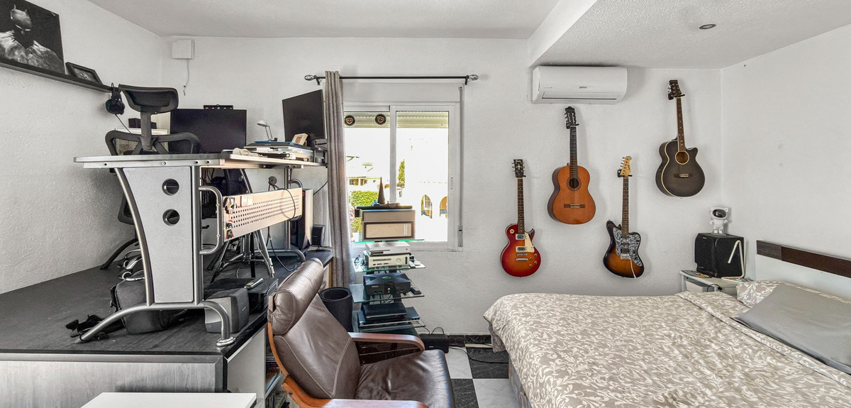 7 Bed Townhouse for sale in Ciudad Quesada Costa Blanca, Alicante, Spain