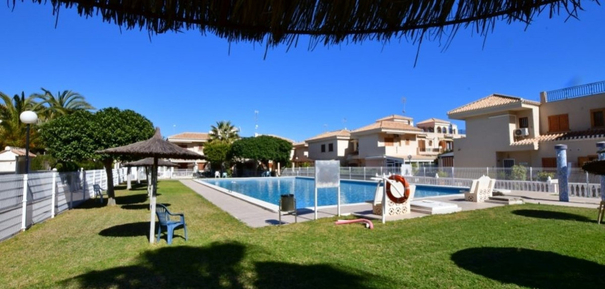 Se vende Apartamento Planta Baja de 2 dormitorios en Costa Blanca, Alicante, España