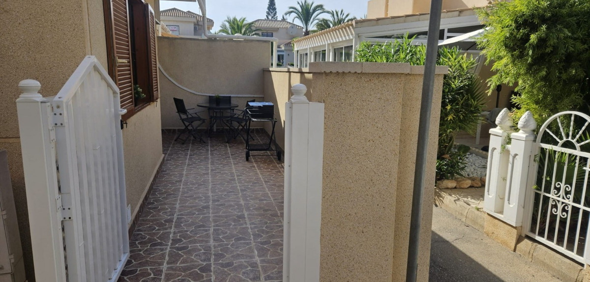 Se vende Apartamento Planta Baja de 2 dormitorios en Costa Blanca, Alicante, España
