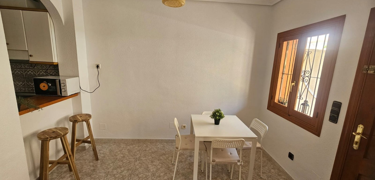 Se vende Apartamento Planta Baja de 2 dormitorios en Costa Blanca, Alicante, España