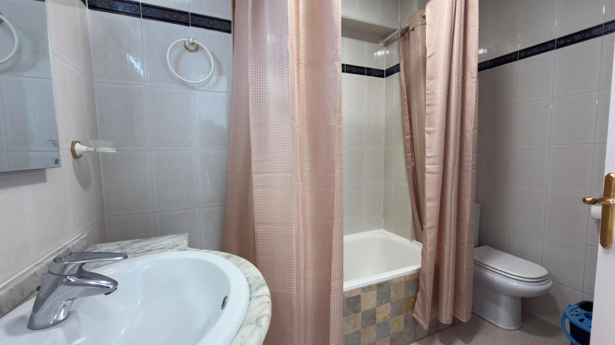 Se vende Apartamento Planta Media de 3 dormitorios en Costa Blanca, Alicante, España