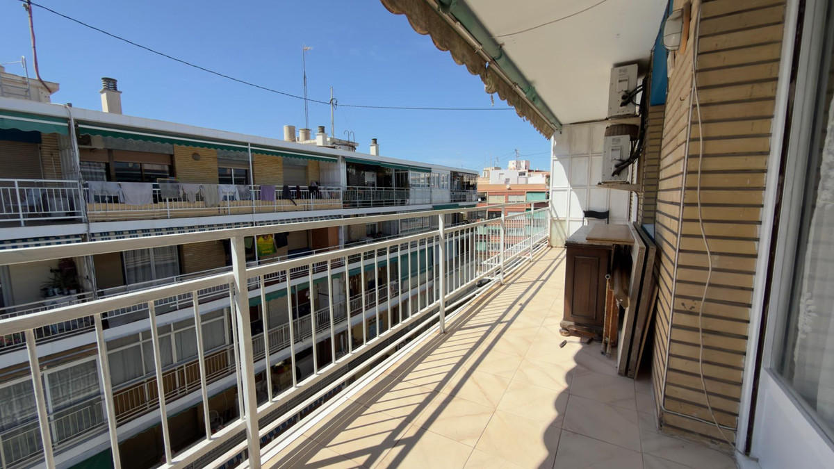 Se vende Apartamento Planta Media de 3 dormitorios en Costa Blanca, Alicante, España