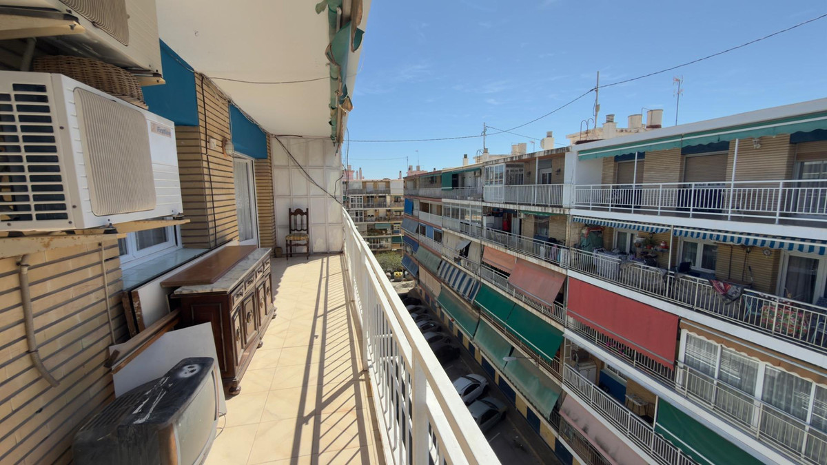 Se vende Apartamento Planta Media de 3 dormitorios en Costa Blanca, Alicante, España
