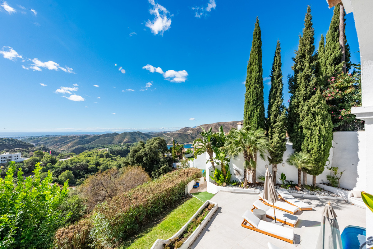 4 Bed Townhouse for sale in Istán Costa Del Sol, Málaga, Spain