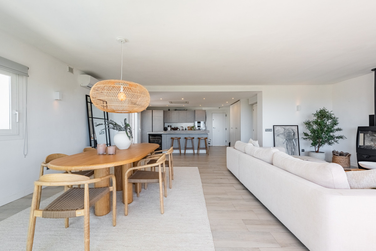 4 Bed Townhouse for sale in Istán Costa Del Sol, Málaga, Spain
