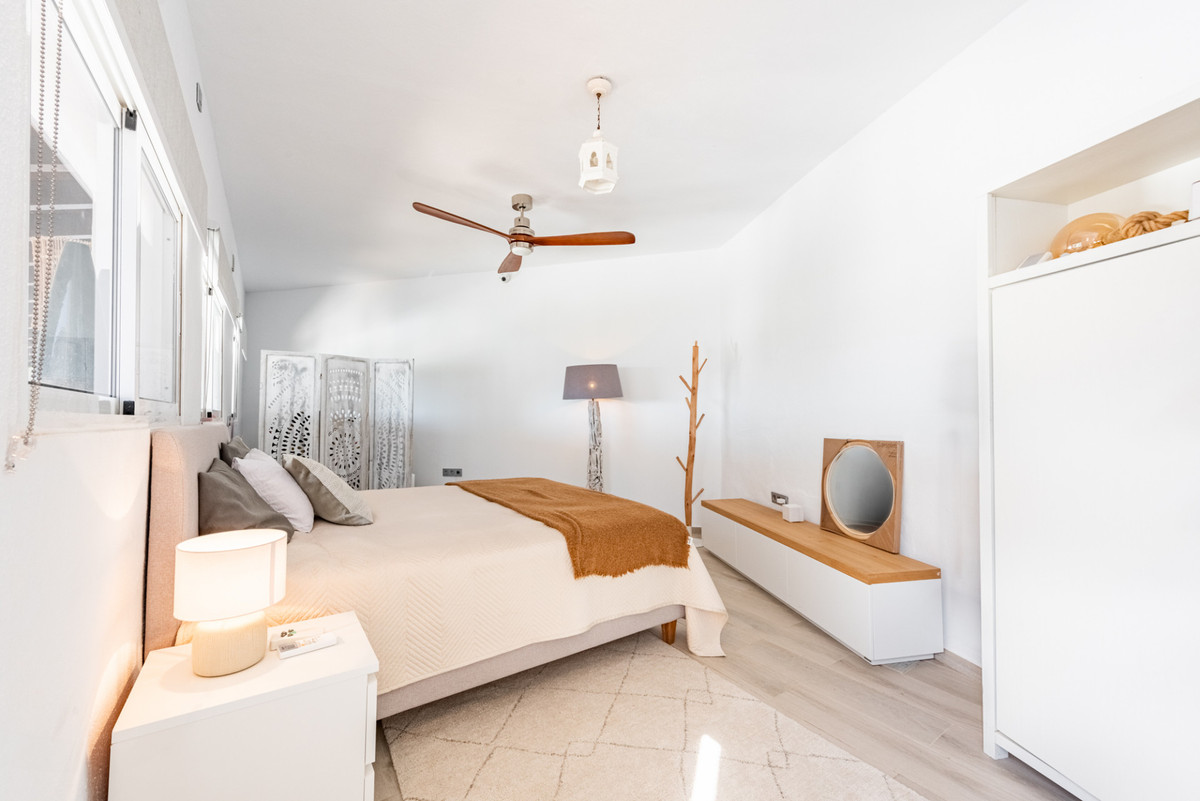 4 Bed Townhouse for sale in Istán Costa Del Sol, Málaga, Spain