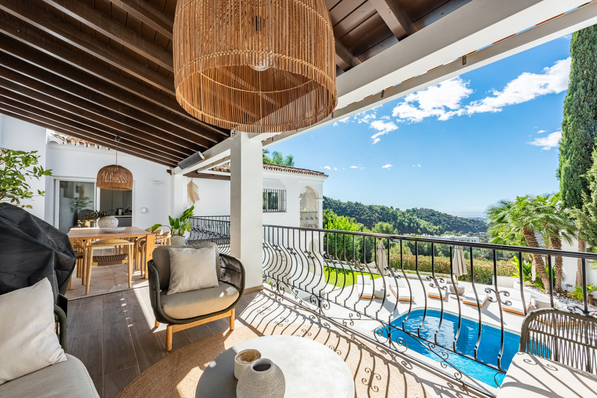 4 Bed Townhouse for sale in Istán Costa Del Sol, Málaga, Spain