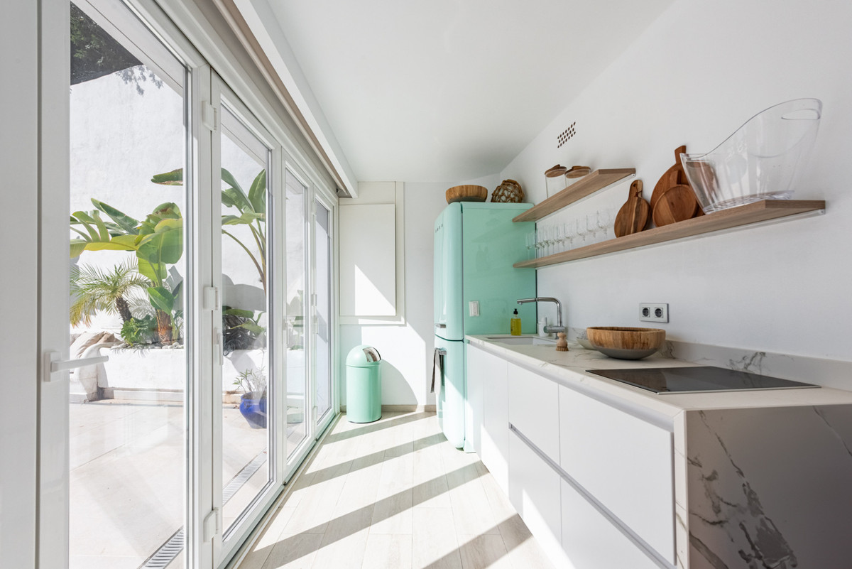 4 Bed Townhouse for sale in Istán Costa Del Sol, Málaga, Spain